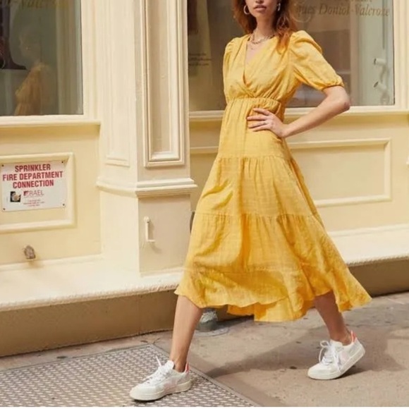 Heartloom Dresses & Skirts - Heartloom Revolve Halia Midi dress in Marigold Size M